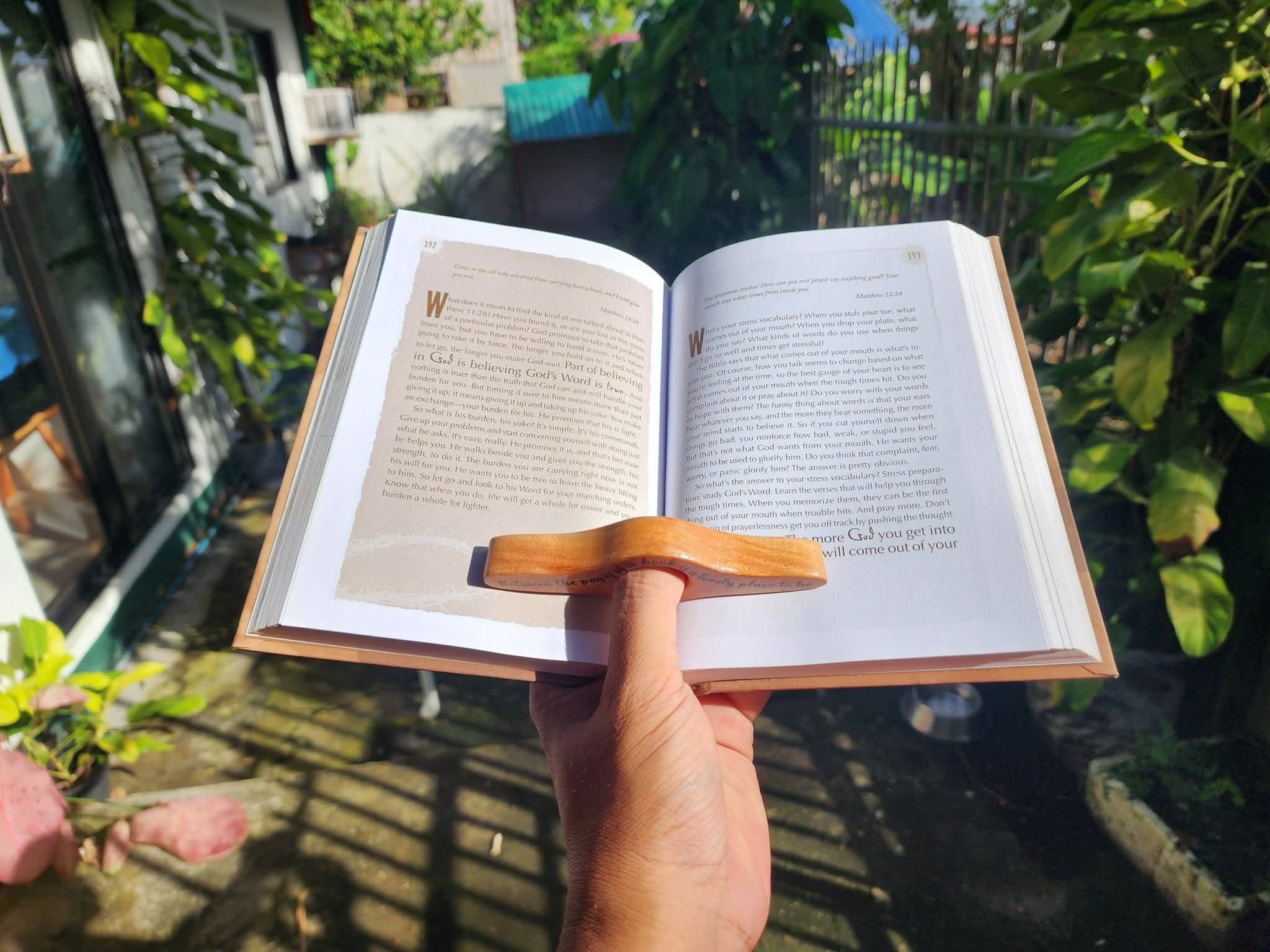 Book Holder — photo 2